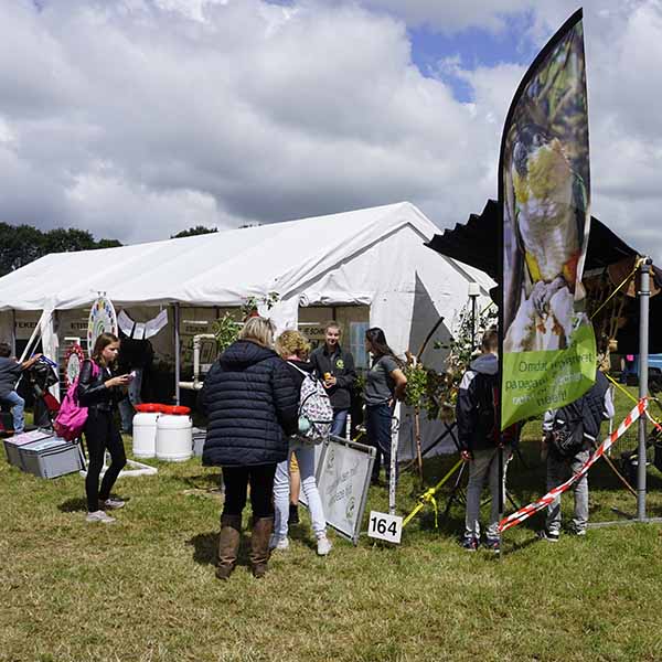 Een mooi overzicht van de complete stand tijdens de Farm & Country fair in Aalten.